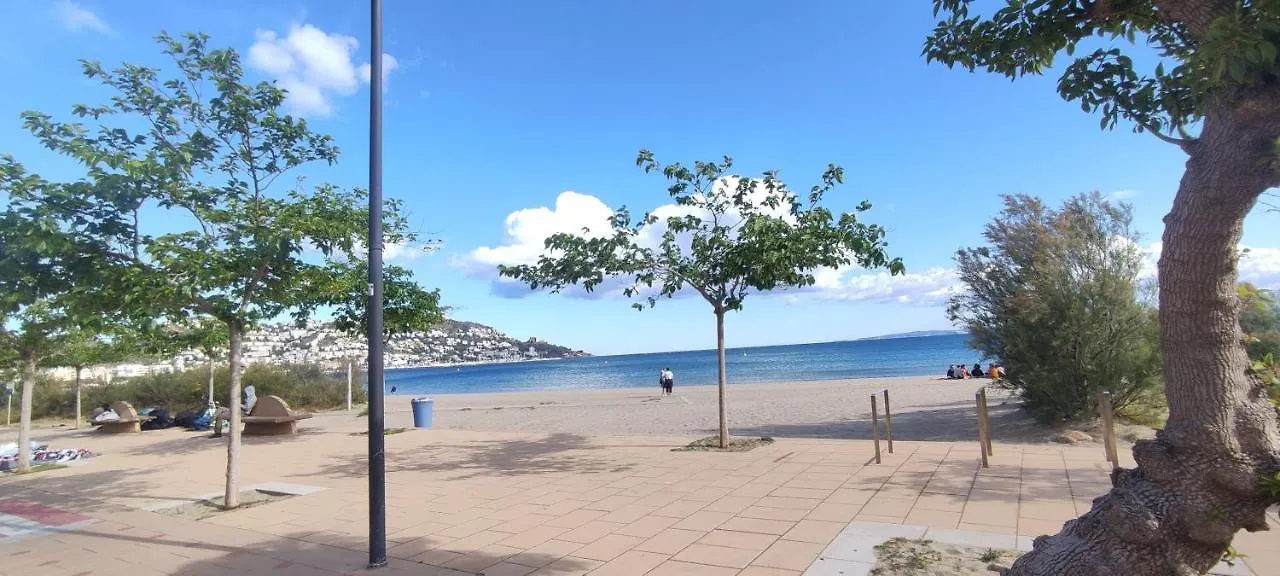 Castell Mar Apartment Roses Spain
